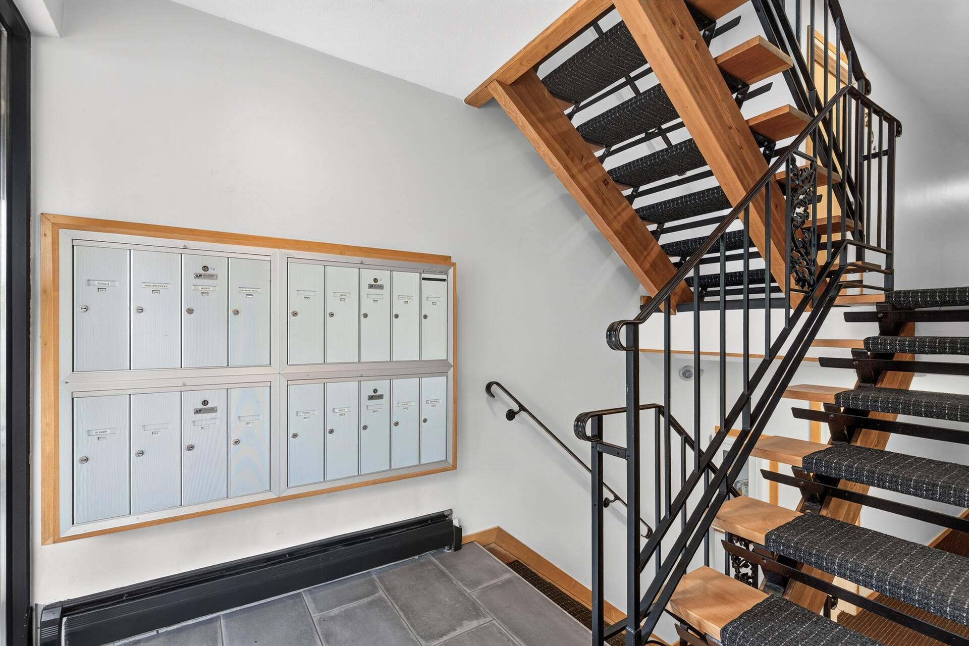 3844 Nicollet Avenue, #305, 40, Minneapolis, MN 55409 25_3844_Nicollet_30525_mls.jpg