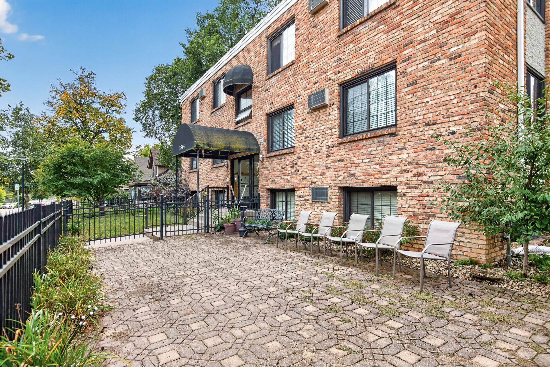 3844 Nicollet Avenue, #305, 40, Minneapolis, MN 55409 03_3844_Nicollet_3053_mls.jpg
