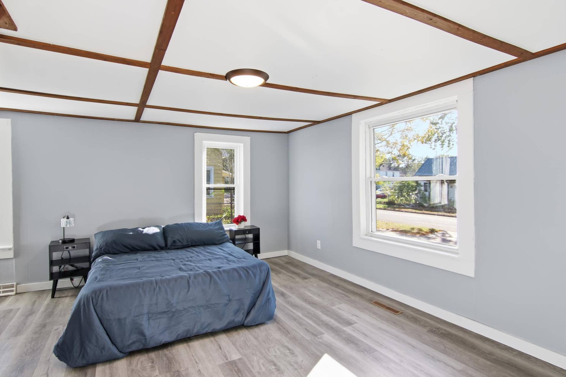 10-MainLevelBedroom-1-1-jpg.jpg