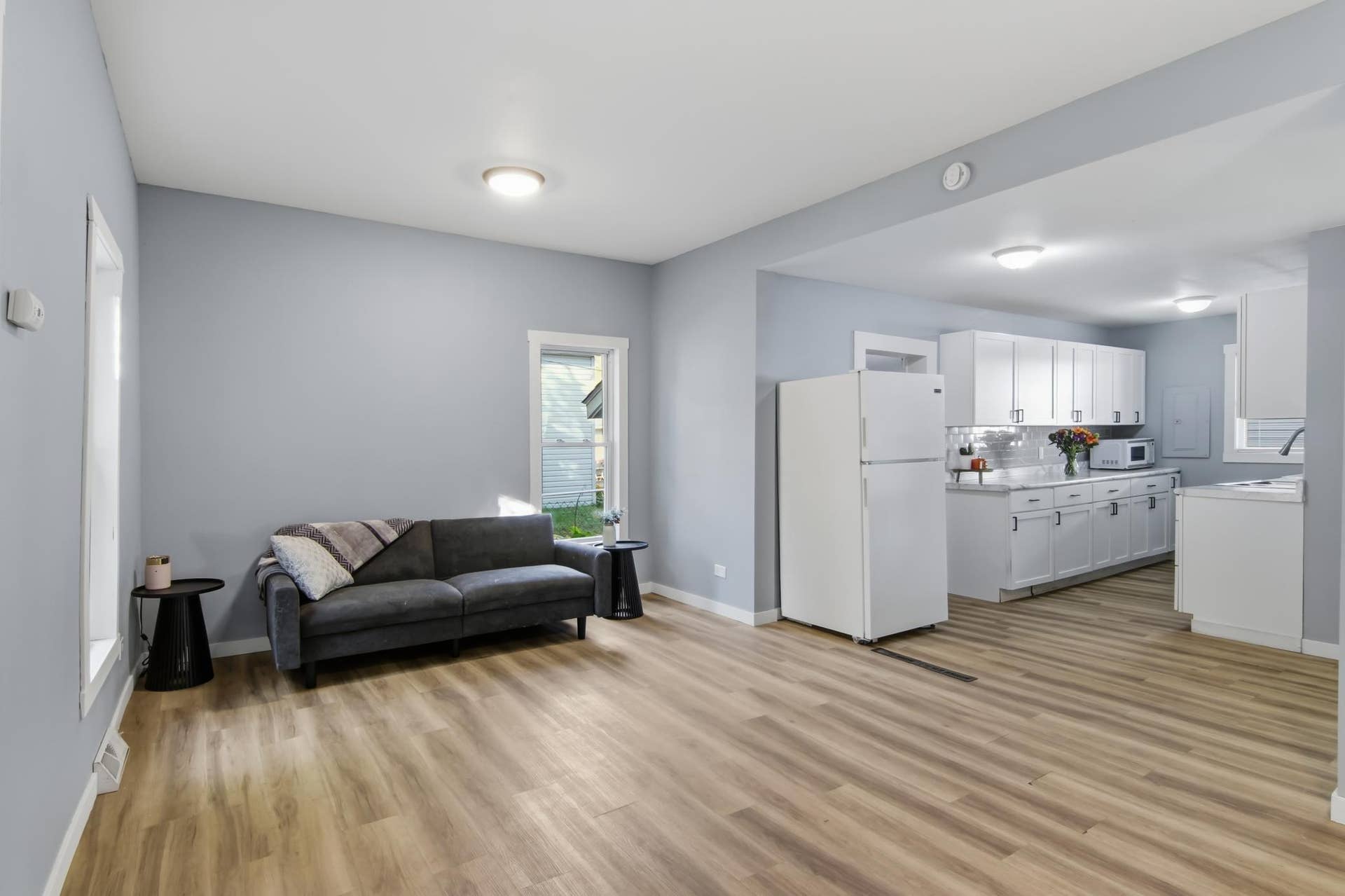 02-LivingRoom-1-jpg.jpg