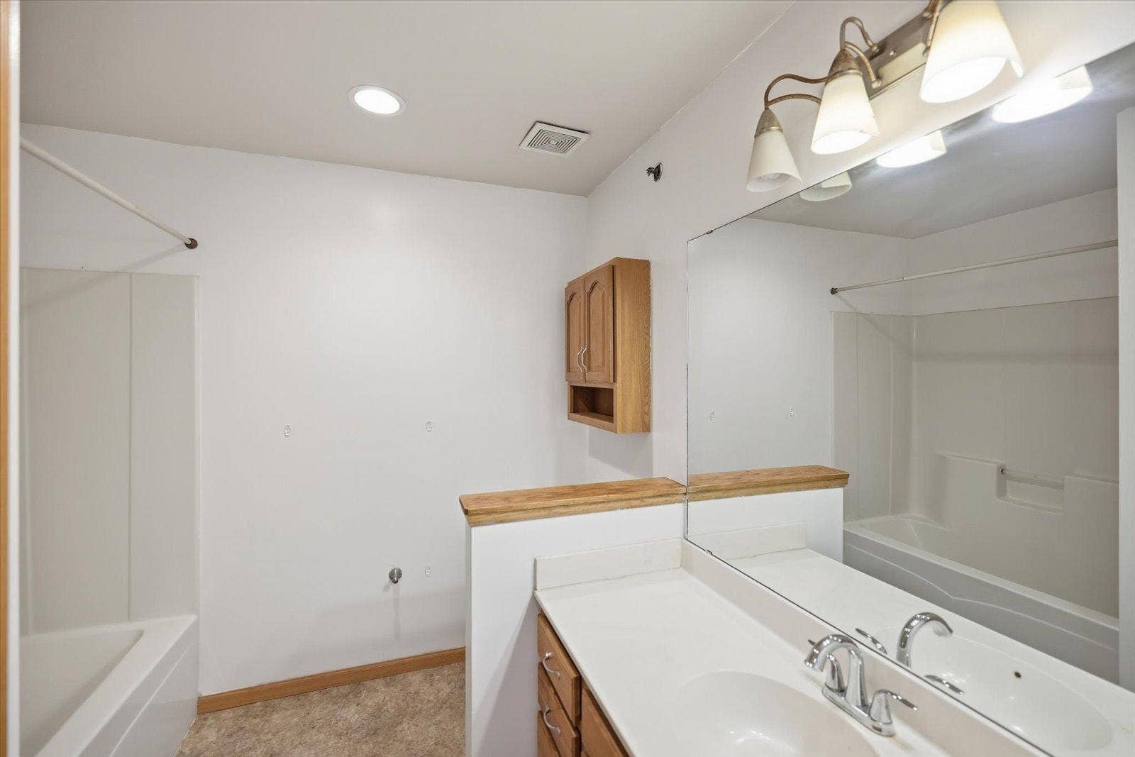 903 8th Avenue N, 75, Minneapolis, MN 55411