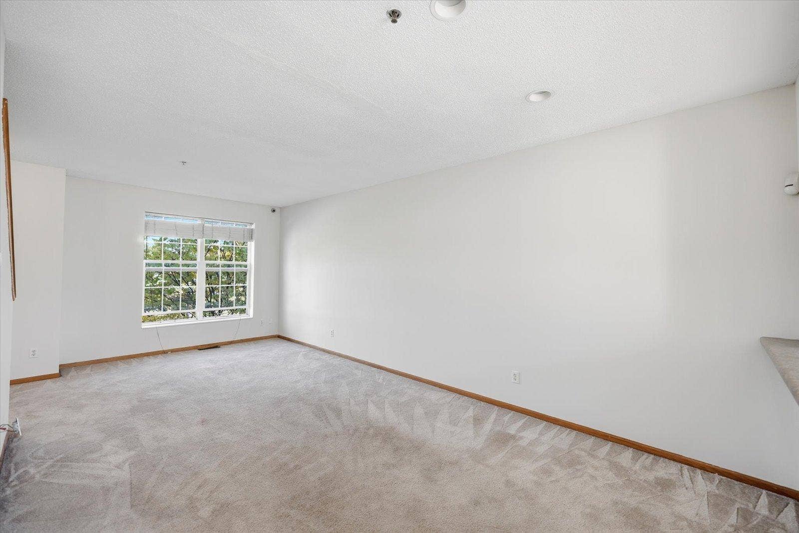 903 8th Avenue N, 75, Minneapolis, MN 55411