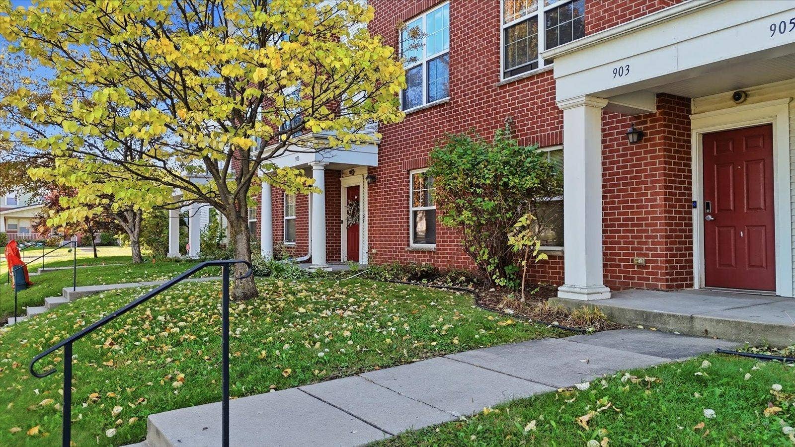 903 8th Avenue N, 75, Minneapolis, MN 55411