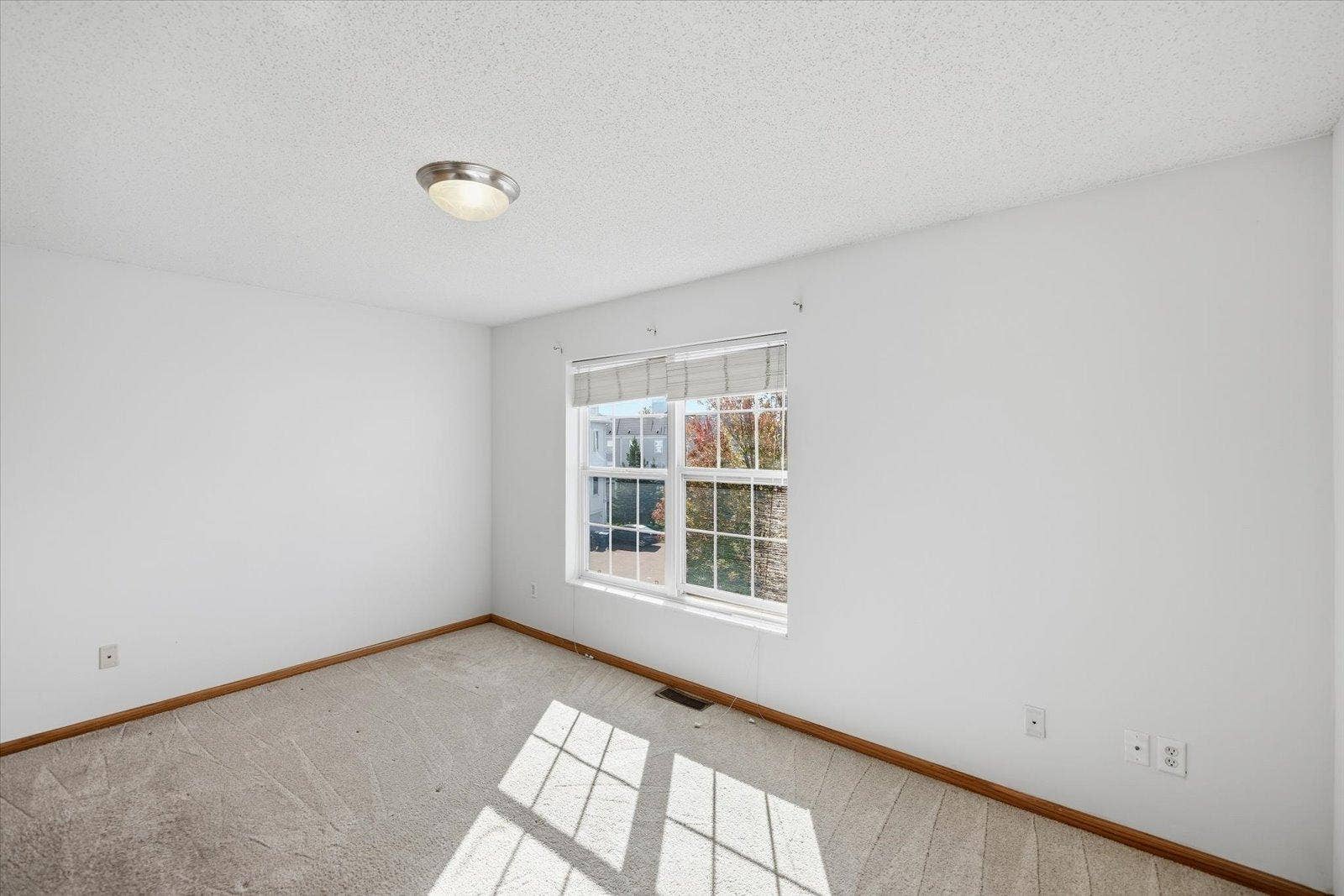 903 8th Avenue N, 75, Minneapolis, MN 55411
