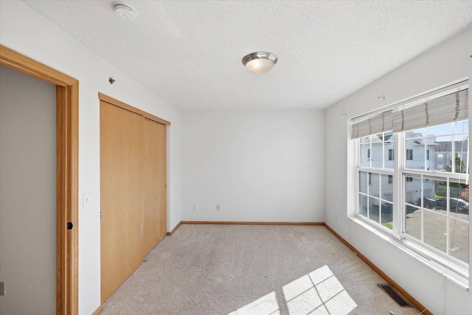 903 8th Avenue N, 75, Minneapolis, MN 55411