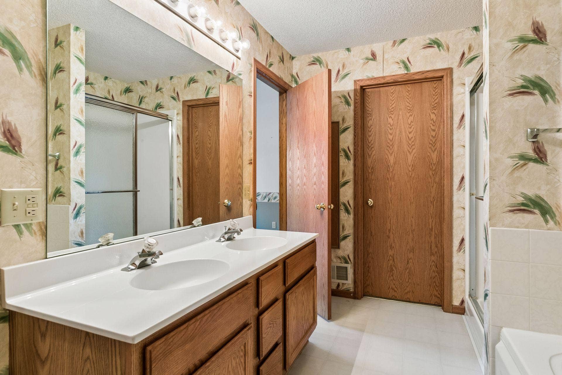 7886 72nd Street S, Cottage Grove, MN 55016