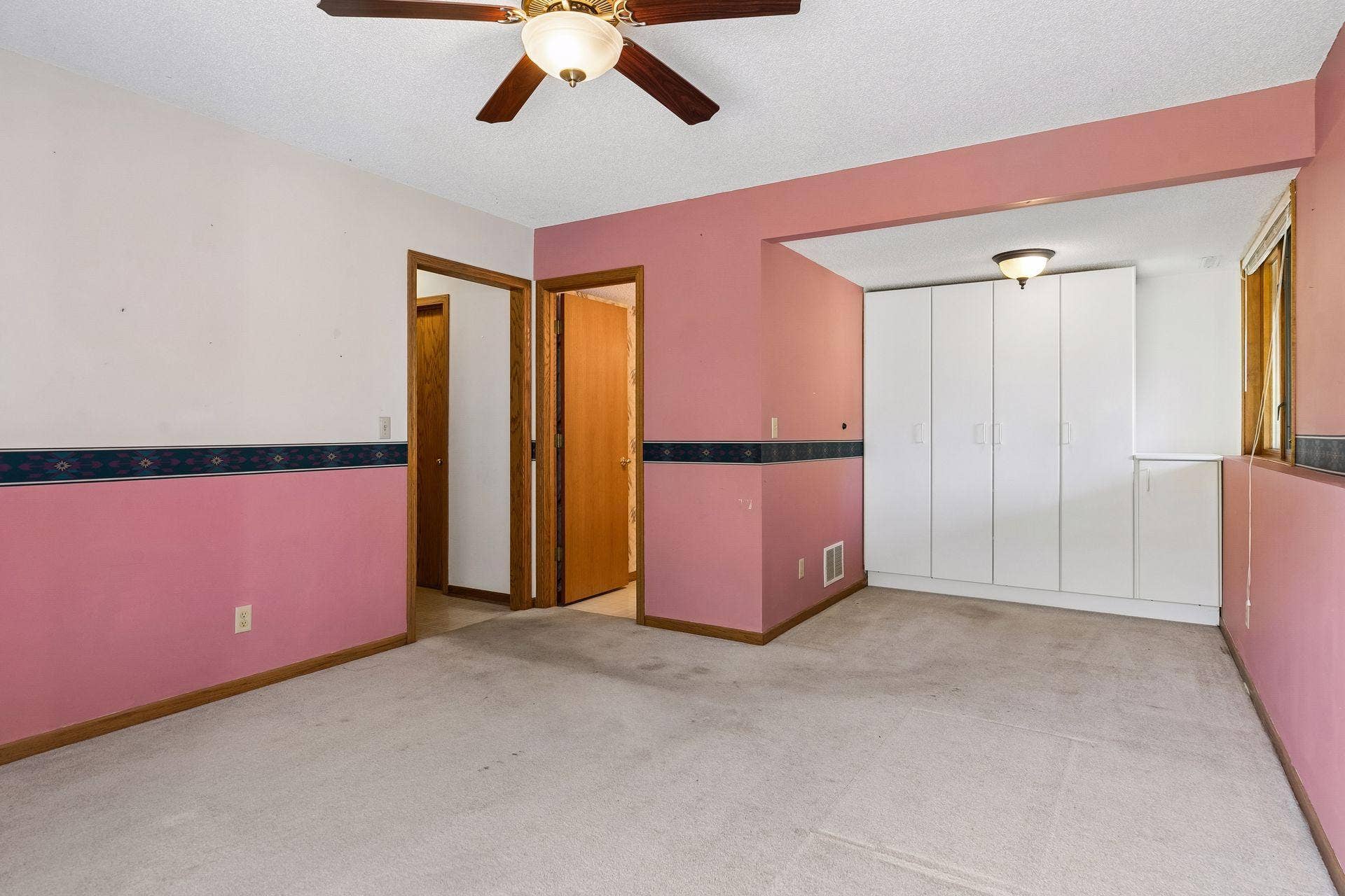 7886 72nd Street S, Cottage Grove, MN 55016