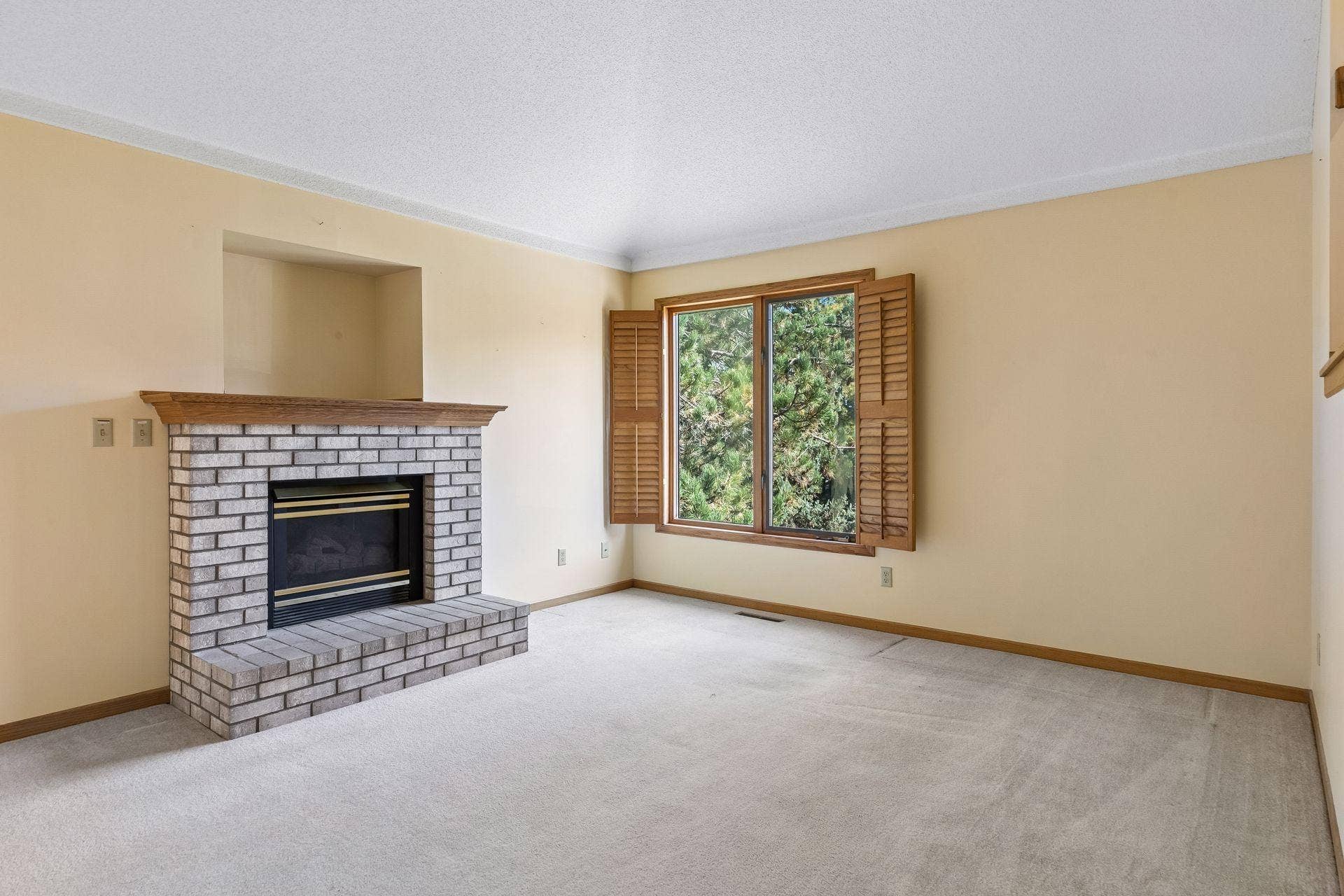 7886 72nd Street S, Cottage Grove, MN 55016