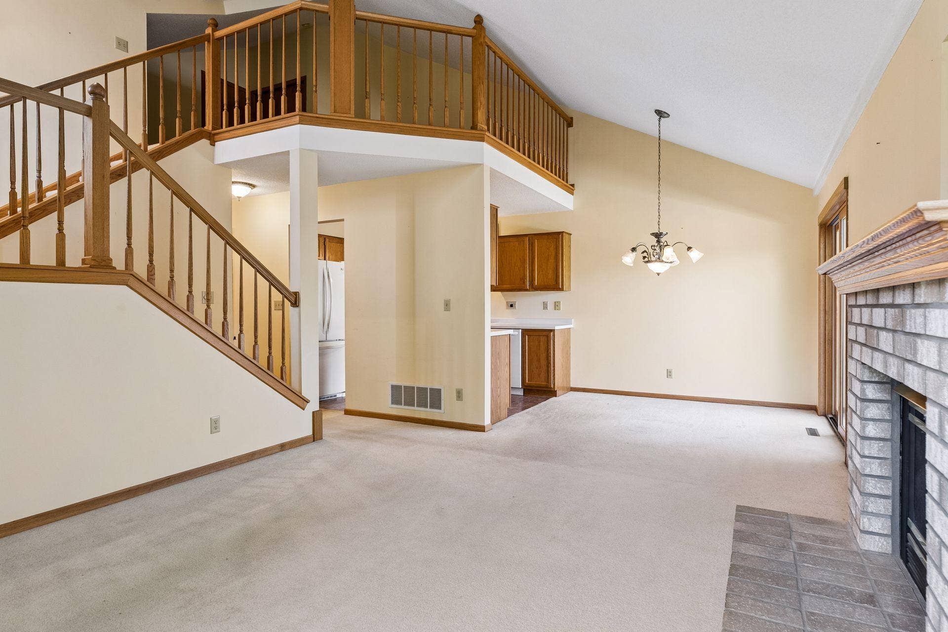 7886 72nd Street S, Cottage Grove, MN 55016
