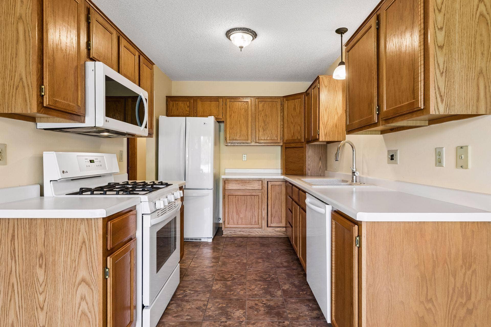 7886 72nd Street S, Cottage Grove, MN 55016