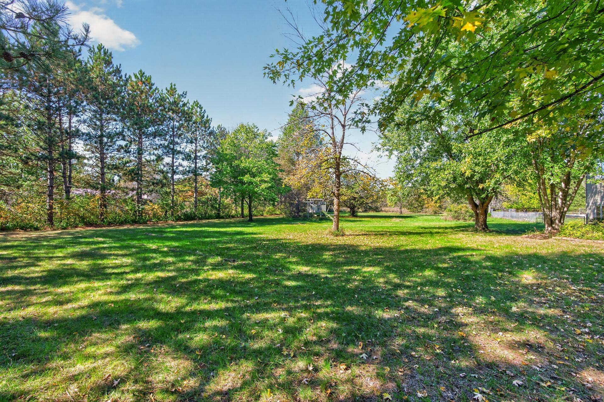 42_24358_Riverbank42_mls.jpg