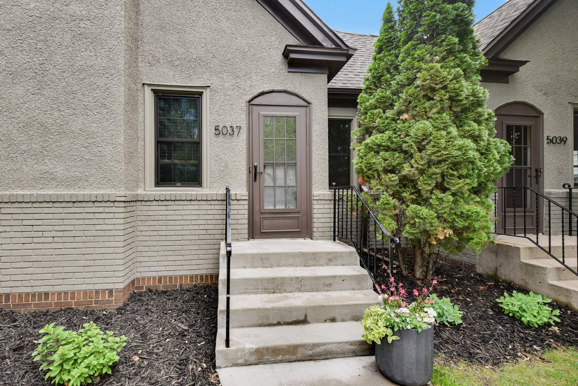5037/5039 Abbott Avenue S, 28, Minneapolis, MN 55410 2-web-or-mls-5039-5037-Abbott-Ave-S-DUPLEX-02.jpg