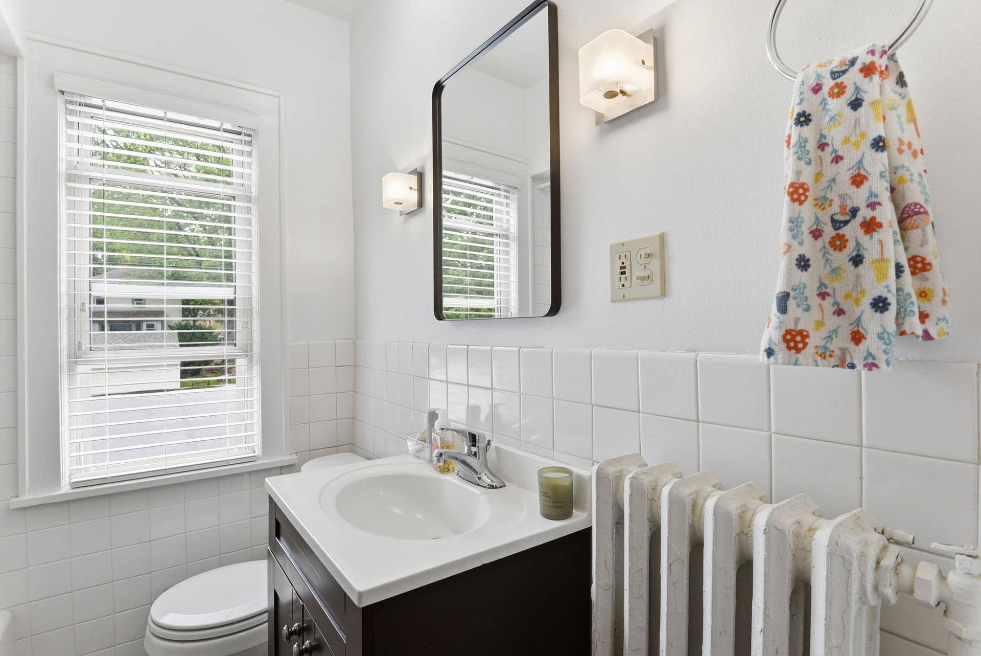 5037/5039 Abbott Avenue S, 28, Minneapolis, MN 55410 40-web-or-mls-5039-5037-Abbott-Ave-S-DUPLEX-40.jpg