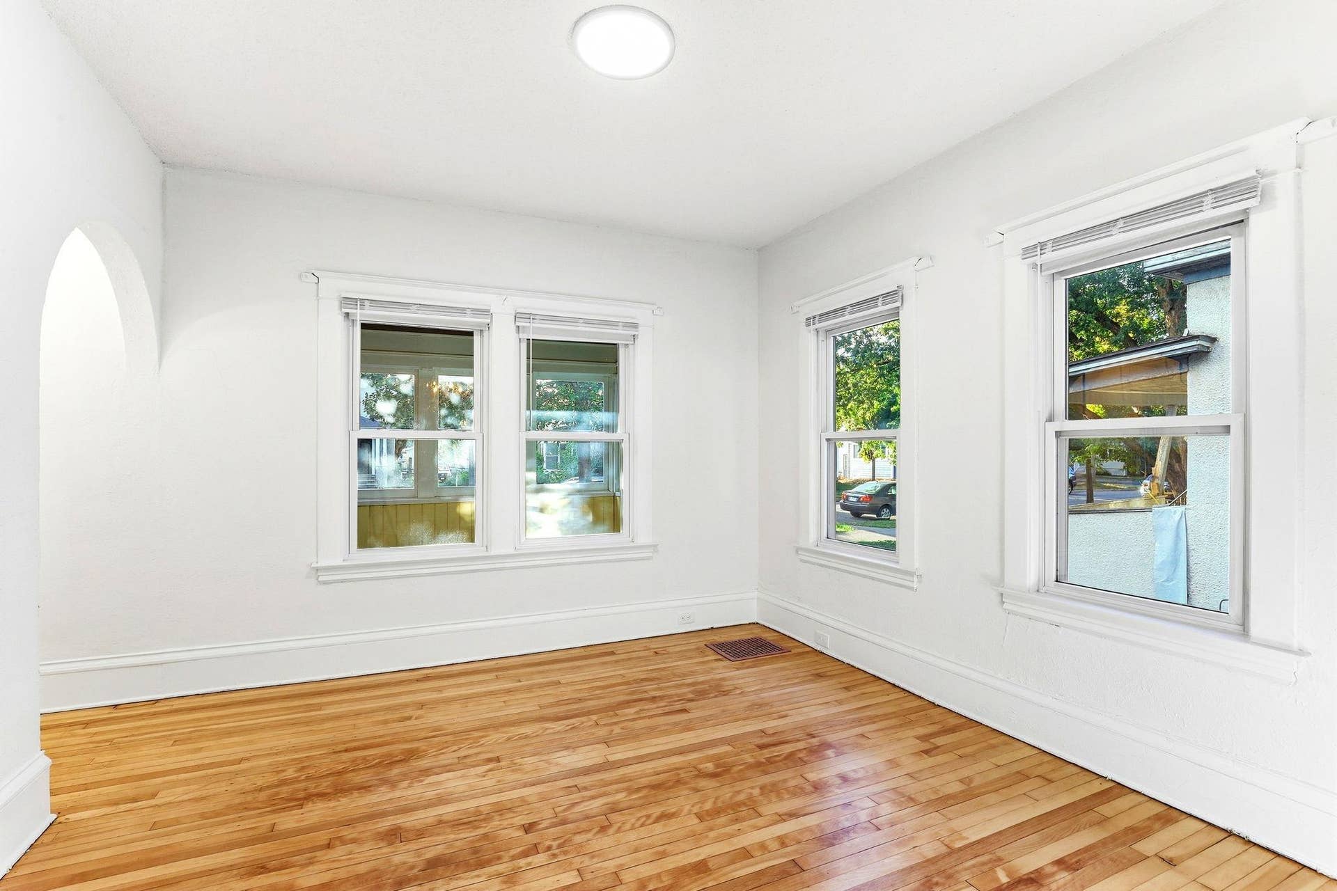 1040 24th Avenue SE, 14, Minneapolis, MN 55414 8-web-or-mls-1040-24th-Ave-SE-08.jpg