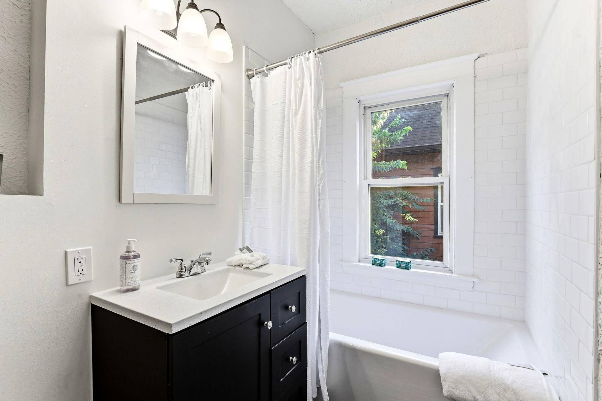 1040 24th Avenue SE, 14, Minneapolis, MN 55414 17-web-or-mls-1040-24th-Ave-SE-17.jpg