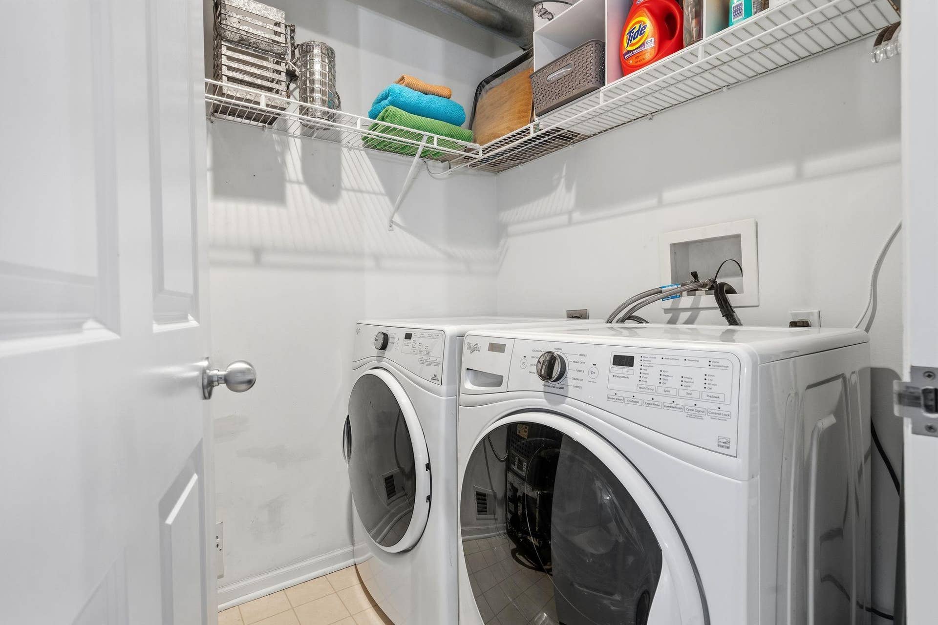 8967 Comstock Lane N, Maple Grove, MN 55311 Laundry is on the upper level.