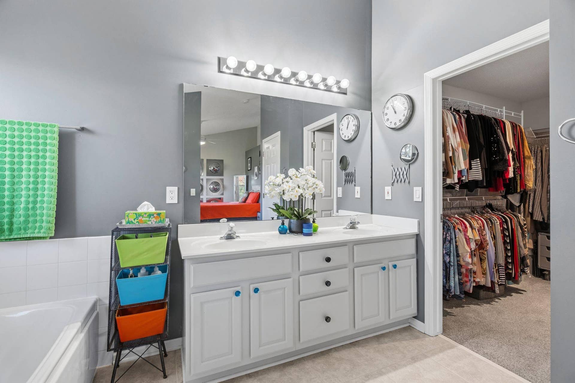 8967 Comstock Lane N, Maple Grove, MN 55311 Spacious walk-in closet within the ensuite.