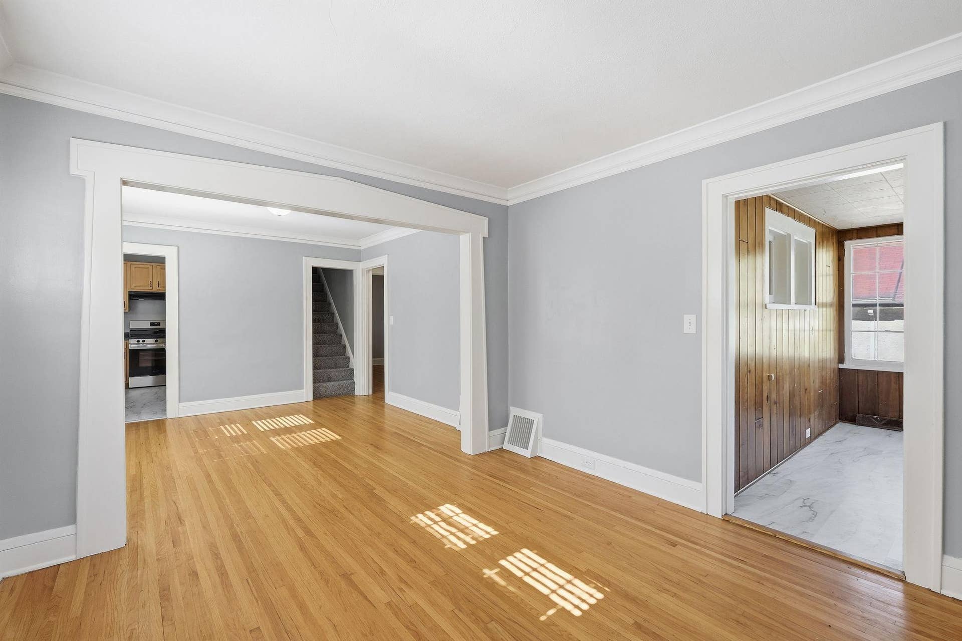 4417 Russell Avenue N, 79, Minneapolis, MN 55412 13-web-or-mls-4417_Russell_Ave_N_Minneapolis_MN_55412_013.jpg