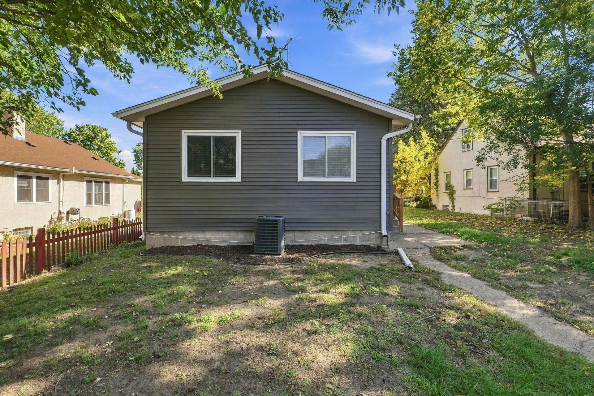 4417 Russell Avenue N, 79, Minneapolis, MN 55412 7-web-or-mls-4417_Russell_Ave_N_Minneapolis_MN_55412_003.jpg