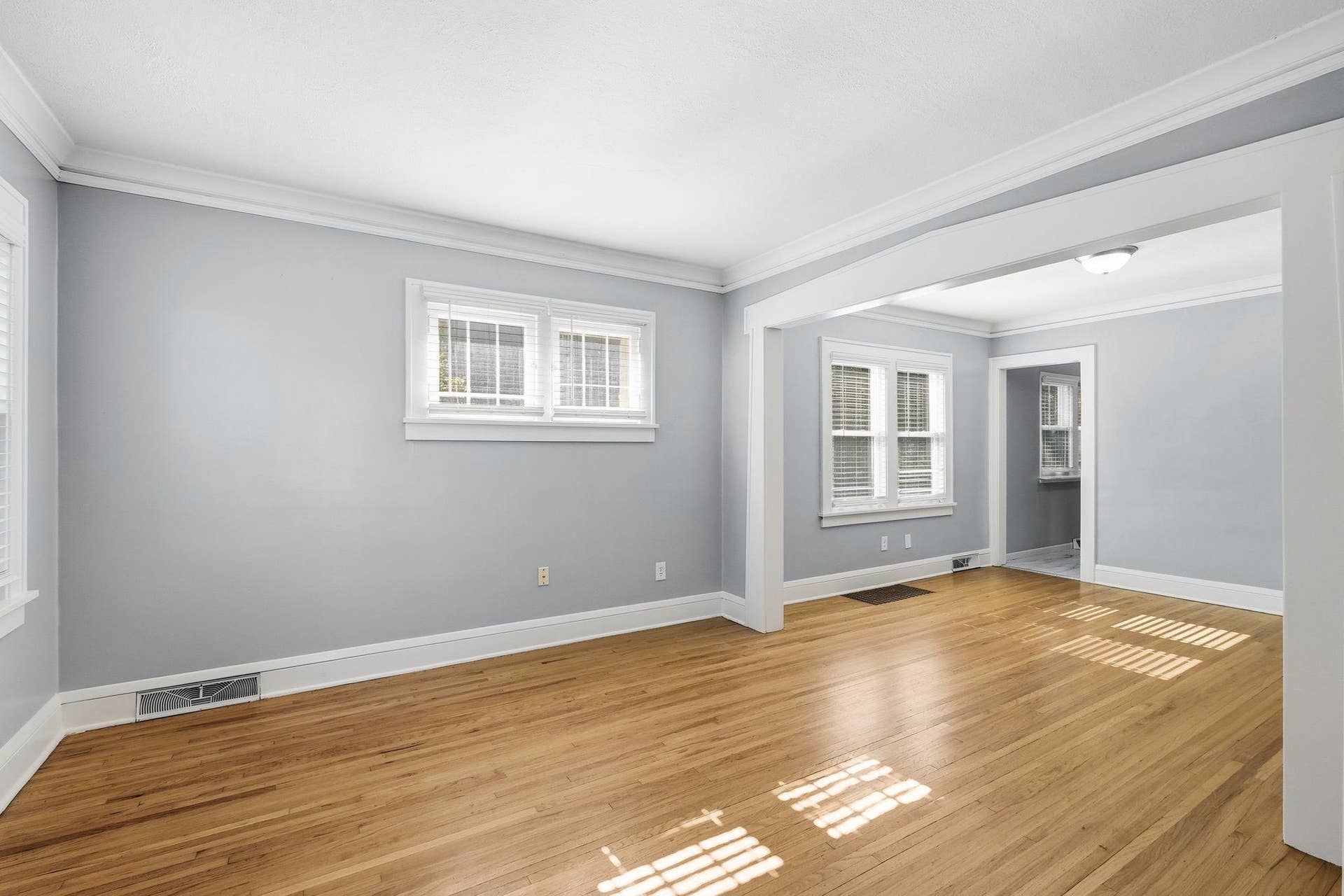 4417 Russell Avenue N, 79, Minneapolis, MN 55412 10-web-or-mls-4417_Russell_Ave_N_Minneapolis_MN_55412_010.jpg