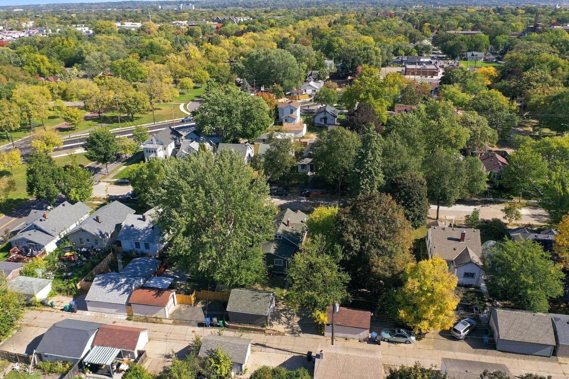 4417 Russell Avenue N, 79, Minneapolis, MN 55412 40-web-or-mls-4417_Russell_Ave_N_Minneapolis_MN_55412_040.jpg