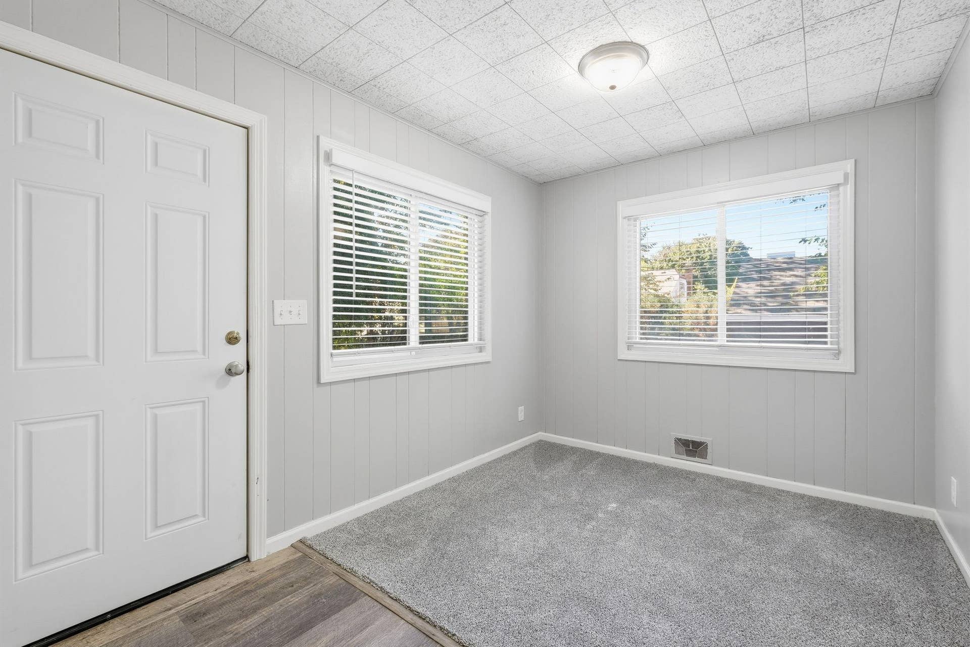 4417 Russell Avenue N, 79, Minneapolis, MN 55412 19-web-or-mls-4417_Russell_Ave_N_Minneapolis_MN_55412_019.jpg