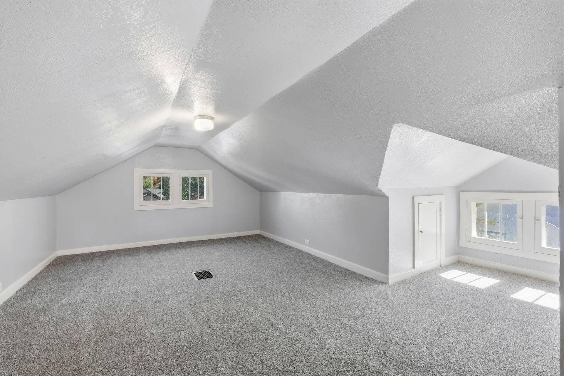 4417 Russell Avenue N, 79, Minneapolis, MN 55412 25-web-or-mls-4417_Russell_Ave_N_Minneapolis_MN_55412_025.jpg