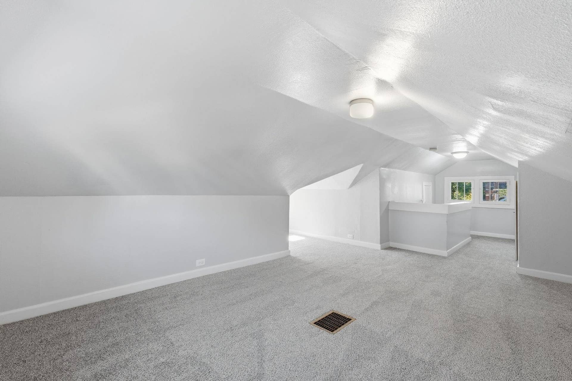 4417 Russell Avenue N, 79, Minneapolis, MN 55412 26-web-or-mls-4417_Russell_Ave_N_Minneapolis_MN_55412_026.jpg