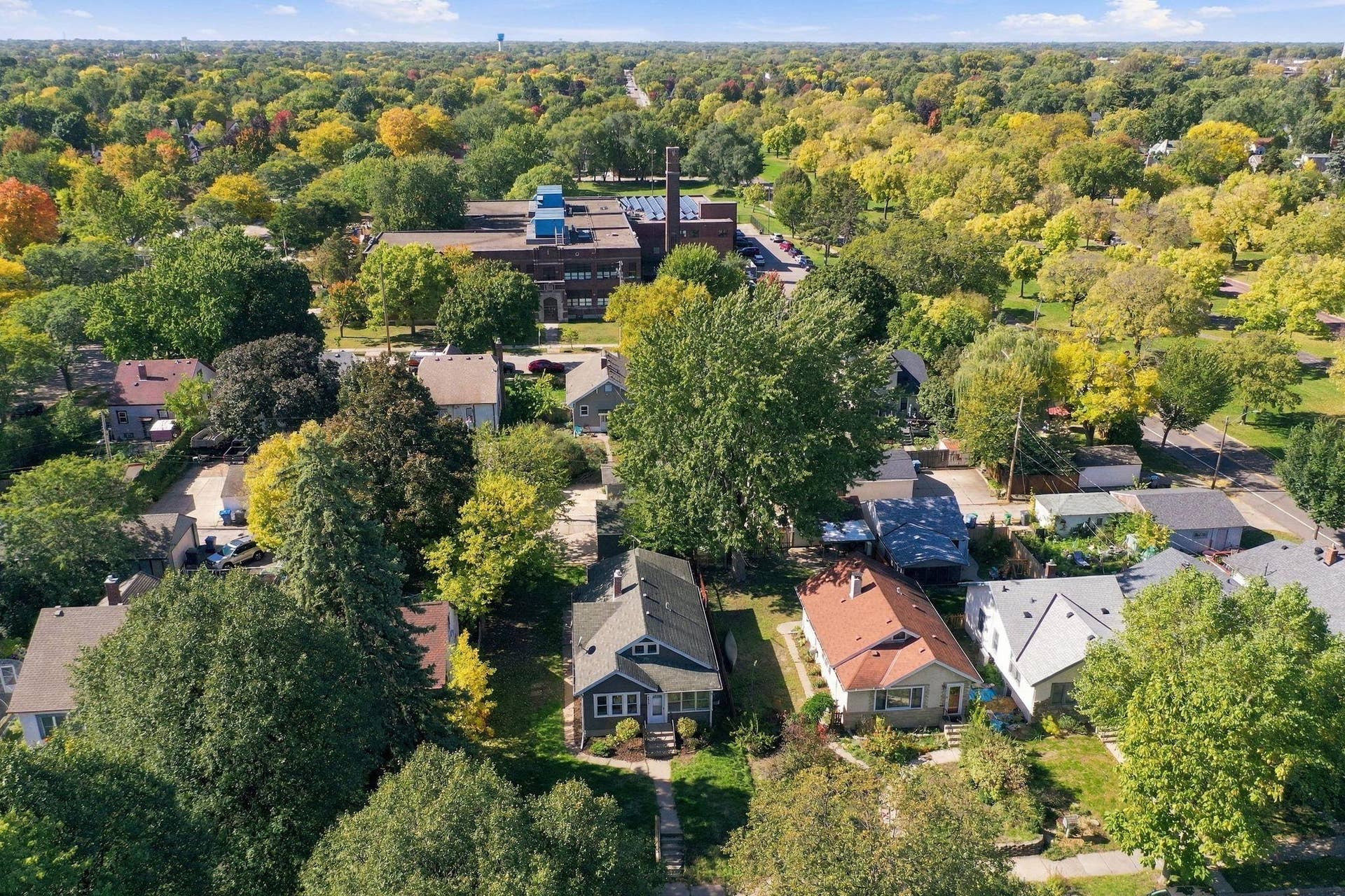 4417 Russell Avenue N, 79, Minneapolis, MN 55412 38-web-or-mls-4417_Russell_Ave_N_Minneapolis_MN_55412_038.jpg