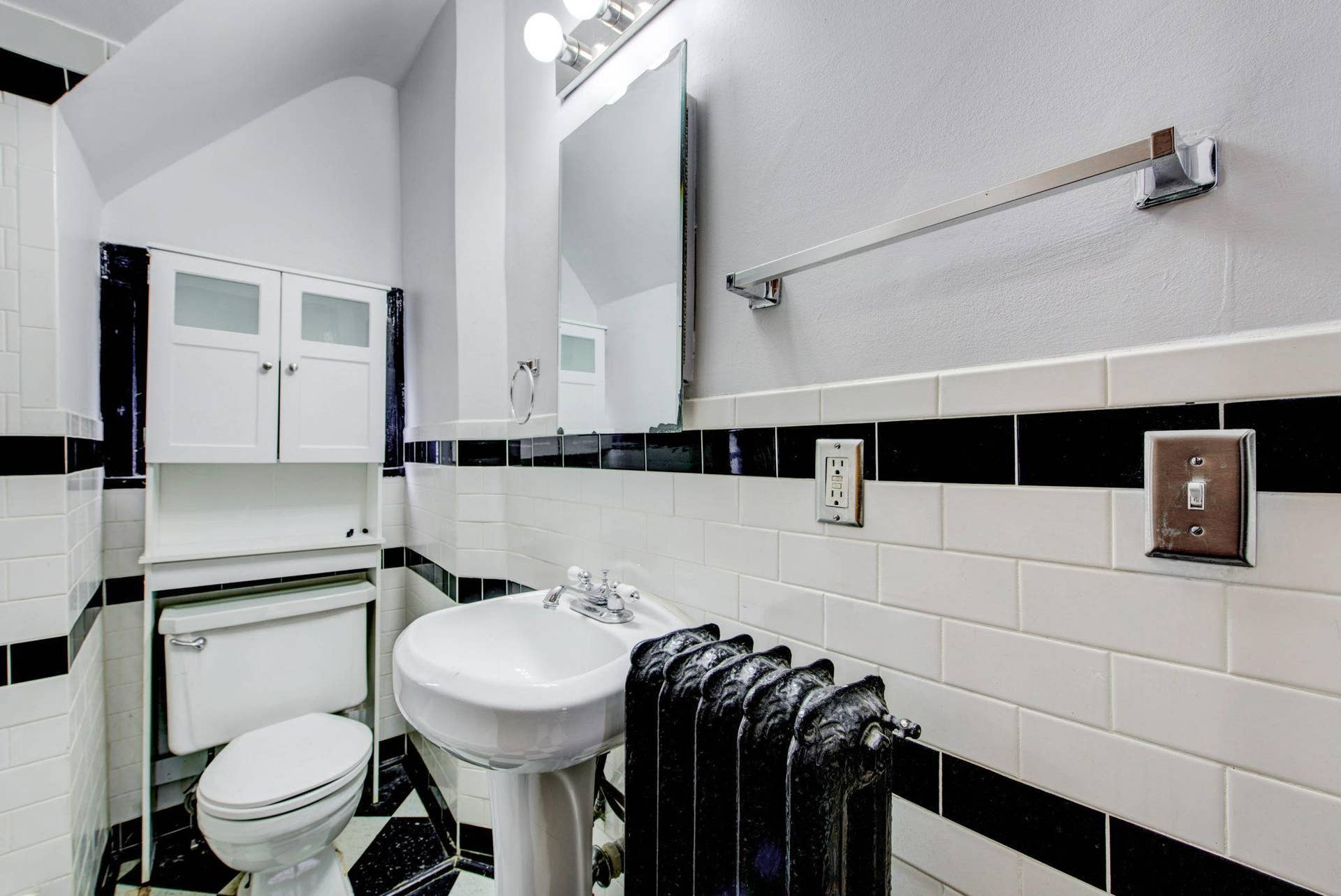 3113 Harriet Avenue, 48, Minneapolis, MN 55408 Bathroom