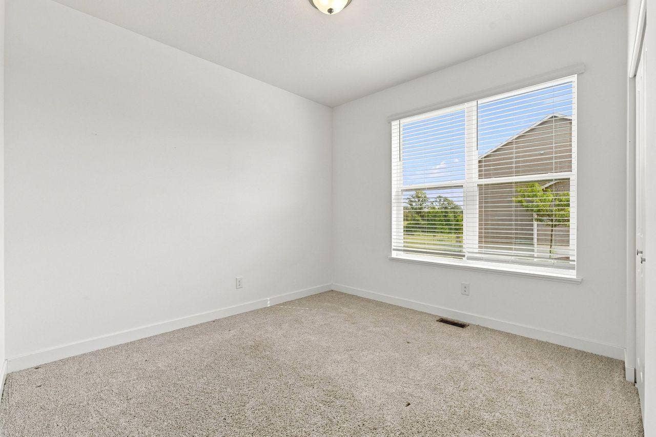 16197 Europa Avenue N, Hugo, MN 55038 Main level bedroom