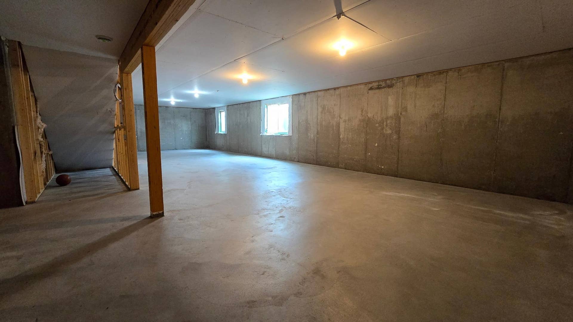 16197 Europa Avenue N, Hugo, MN 55038 Egress windows in lower level