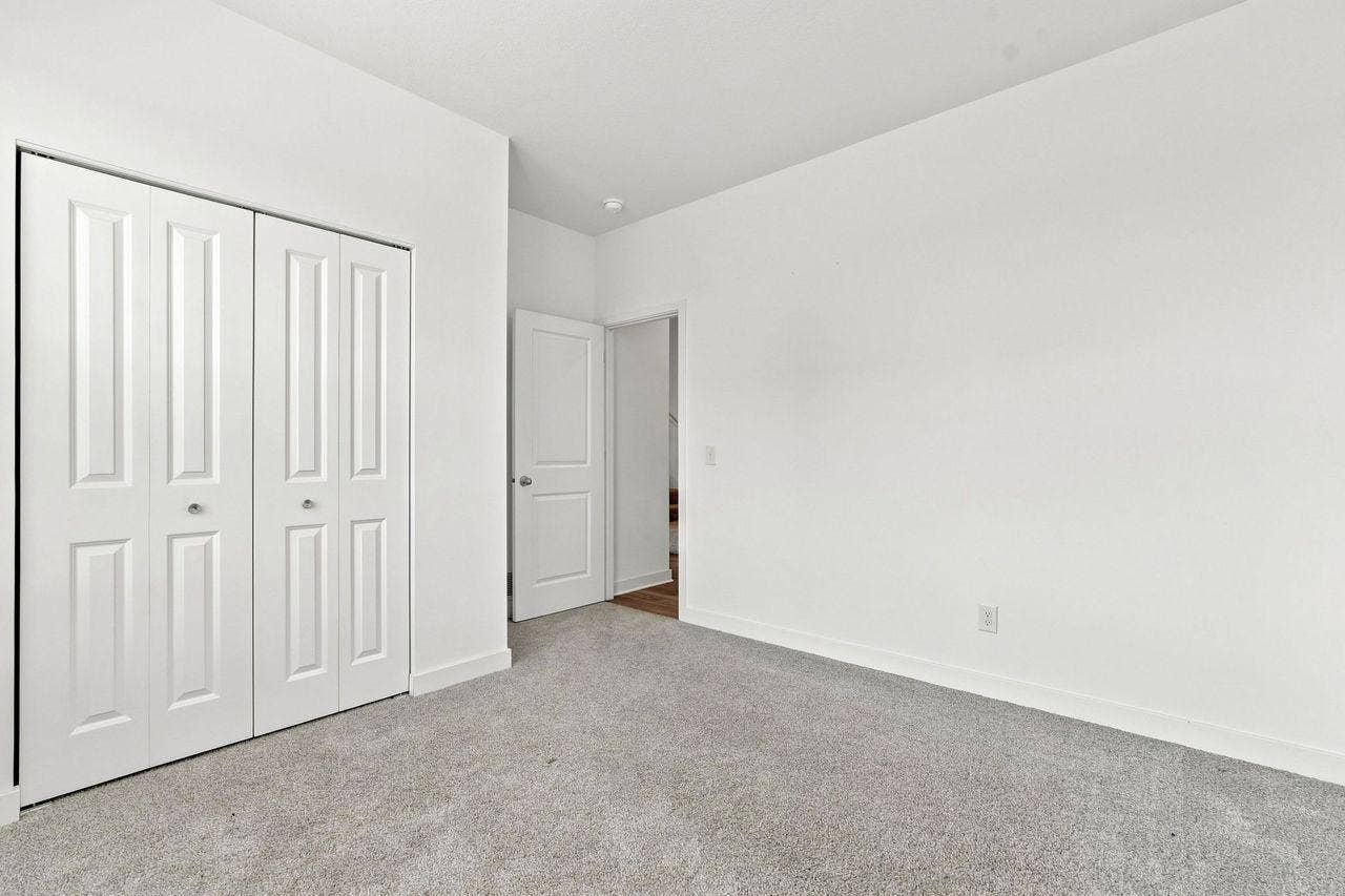 16197 Europa Avenue N, Hugo, MN 55038 Main level bedroom