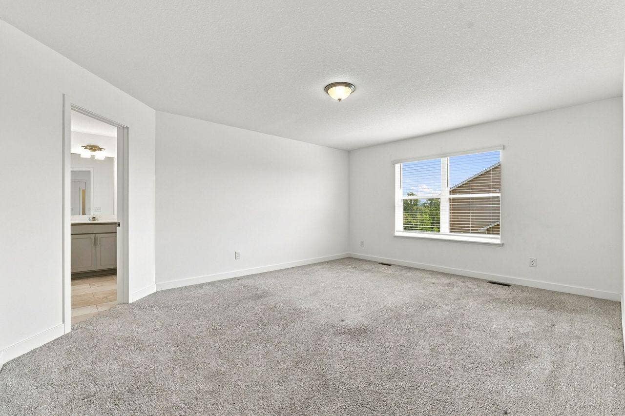 16197 Europa Avenue N, Hugo, MN 55038 Primary bedroom suite