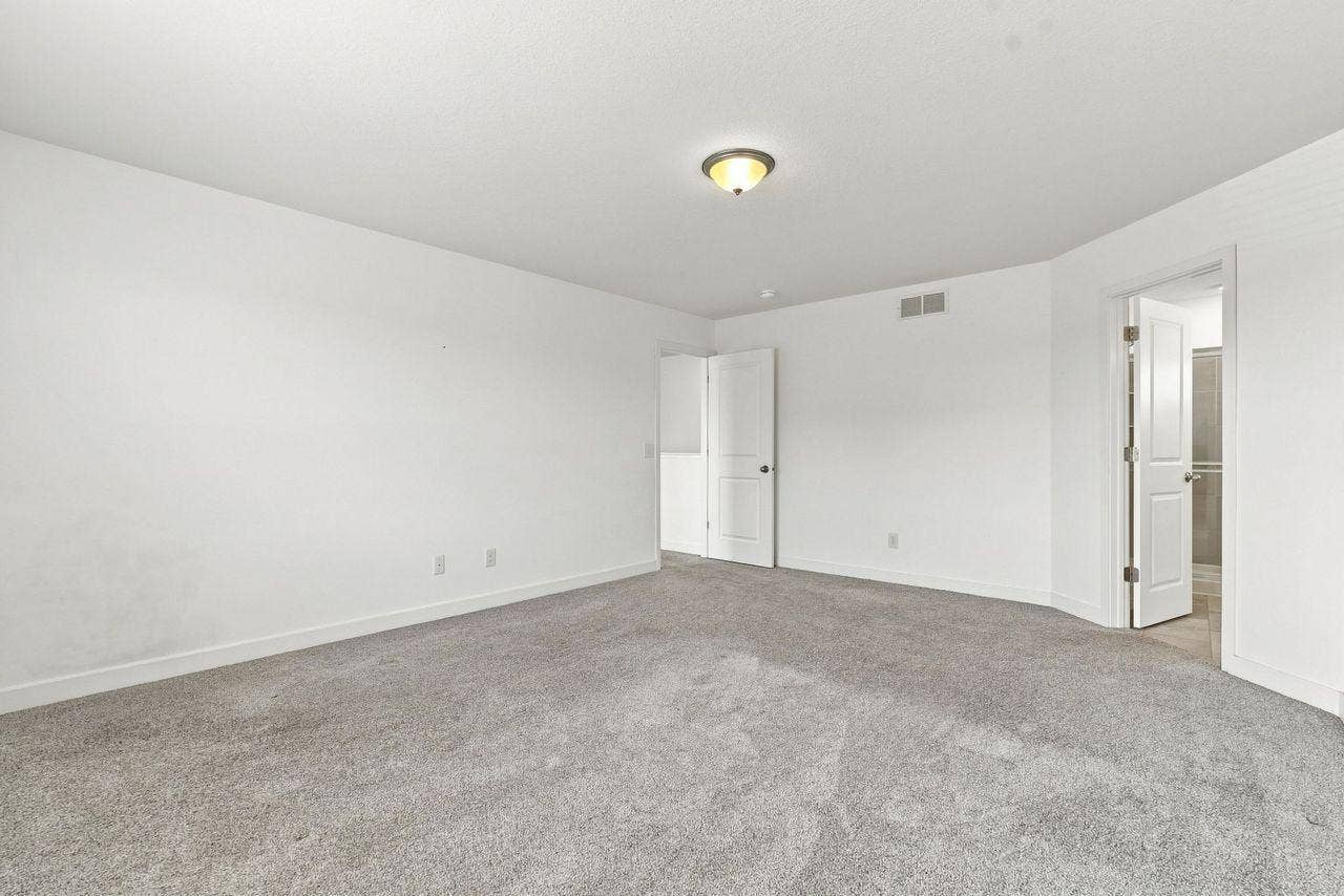 16197 Europa Avenue N, Hugo, MN 55038 Primary bedroom suite