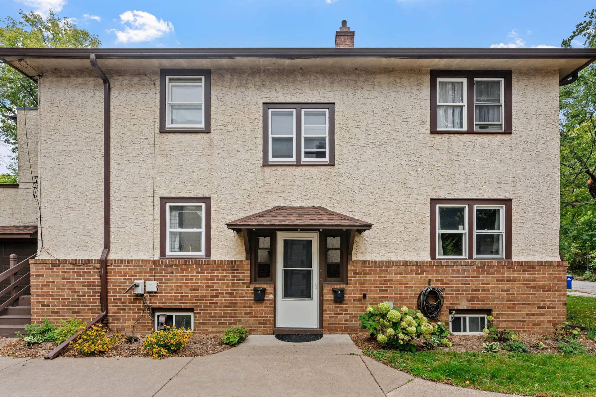 261 Robie Street W, 104, Saint Paul, MN 55107 2-web-or-mls-261 W Robie St 1-2.jpg
