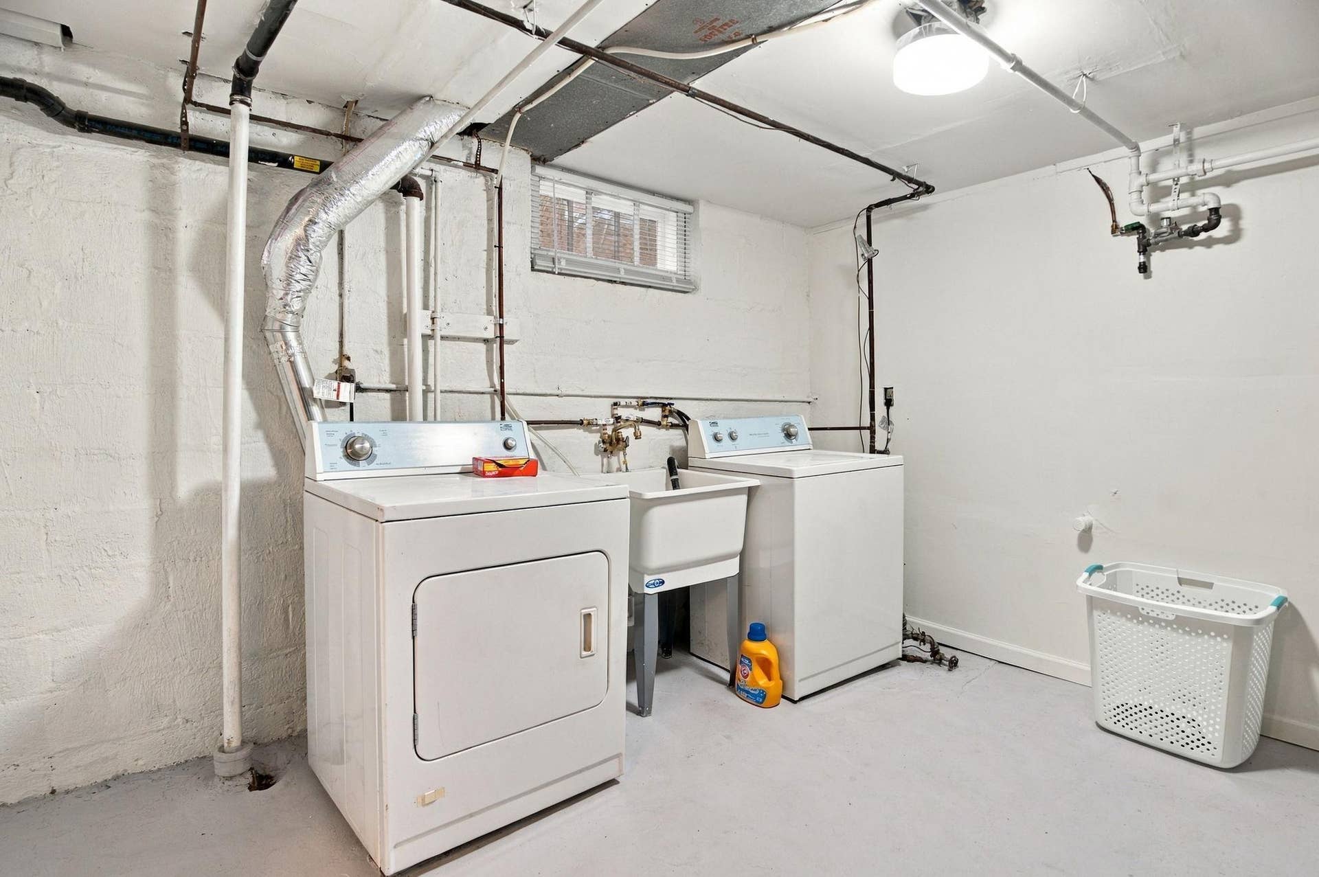1428 Vincent Avenue N, 85, Minneapolis, MN 55411 Very Nice Laundry Room 12x12 ft
