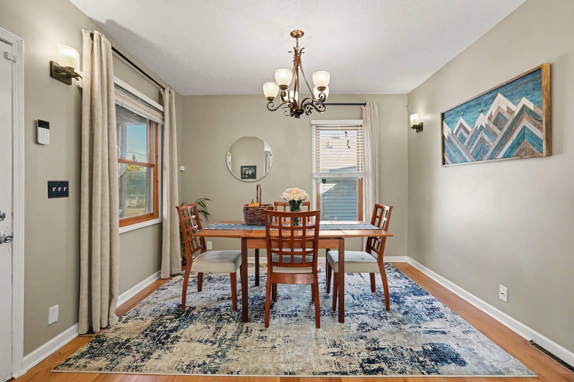 3905 Cedar Avenue S, 73, Minneapolis, MN 55407 Main Floor Formal Dining