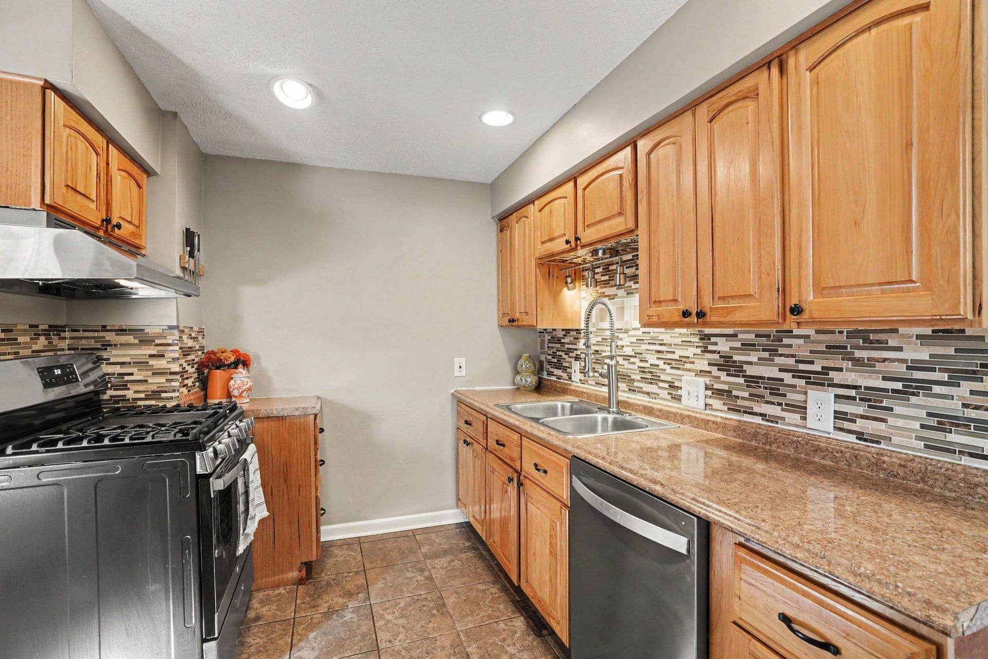 3905 Cedar Avenue S, 73, Minneapolis, MN 55407 Kitchen