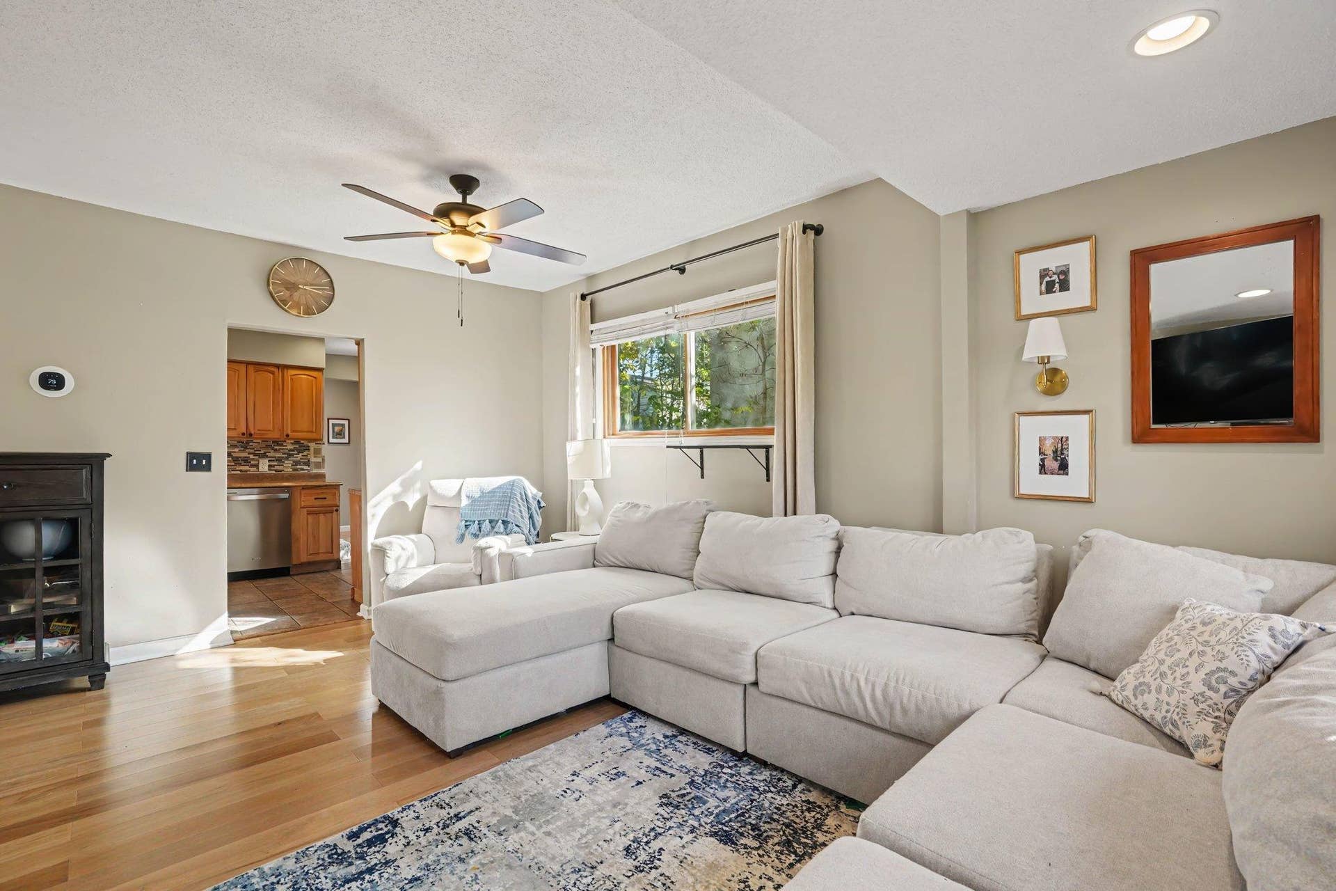 3905 Cedar Avenue S, 73, Minneapolis, MN 55407 Main Floor Living Room