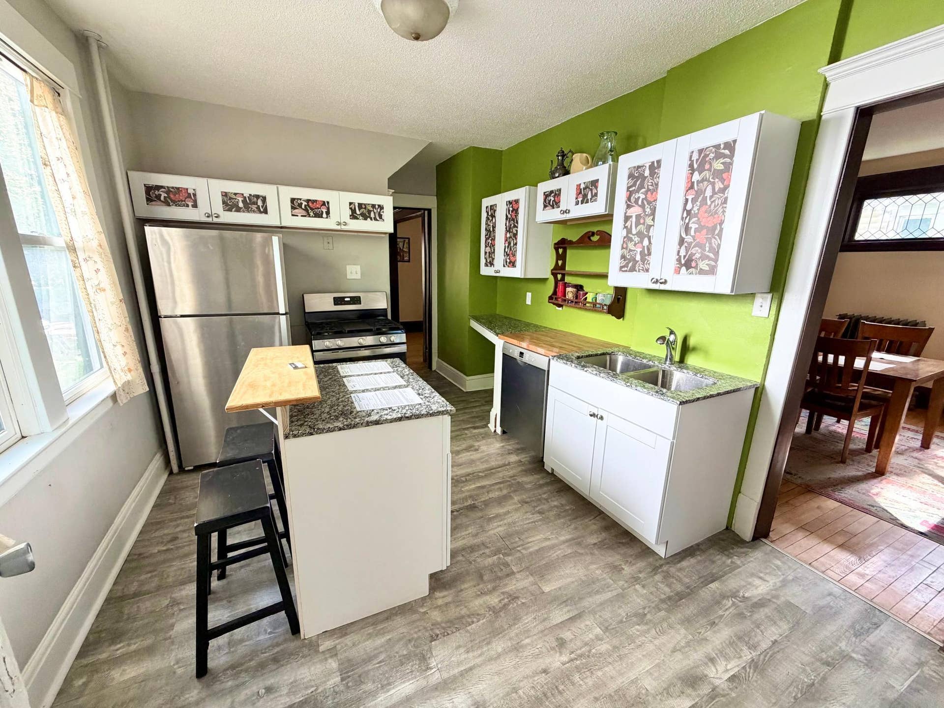3735 Girard Avenue N, 27, Minneapolis, MN 55412 Updated kitchen
