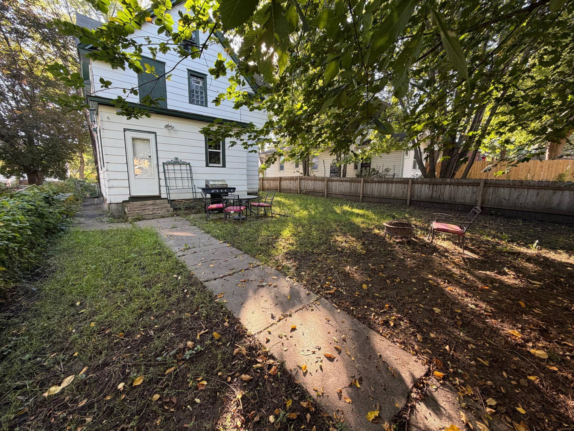 3735 Girard Avenue N, 27, Minneapolis, MN 55412 Enjoy the large fully fenced backyard!