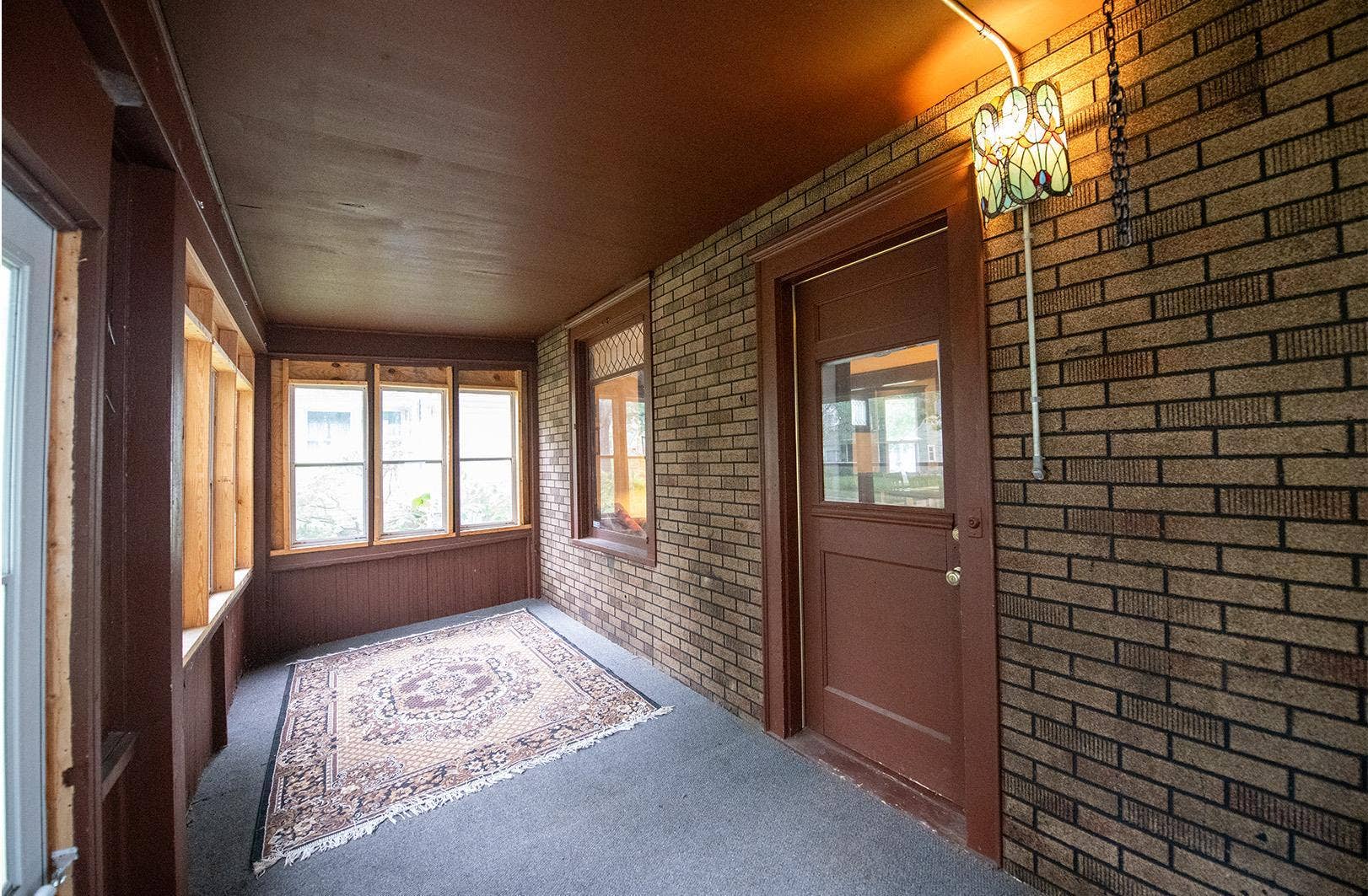 3735 Girard Avenue N, 27, Minneapolis, MN 55412 East facing front porch
