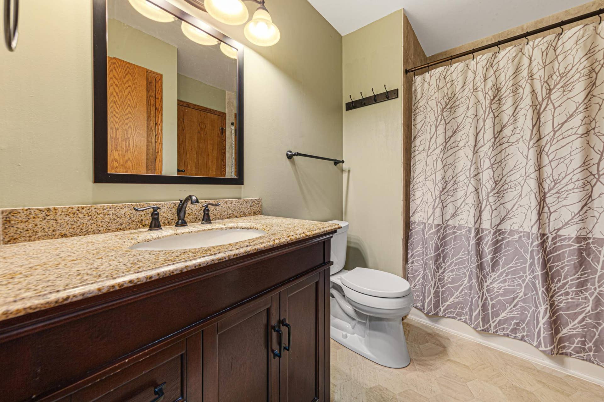 1728 Greenhaven Lane NE, Owatonna, MN 55060 9h9a9063.jpg