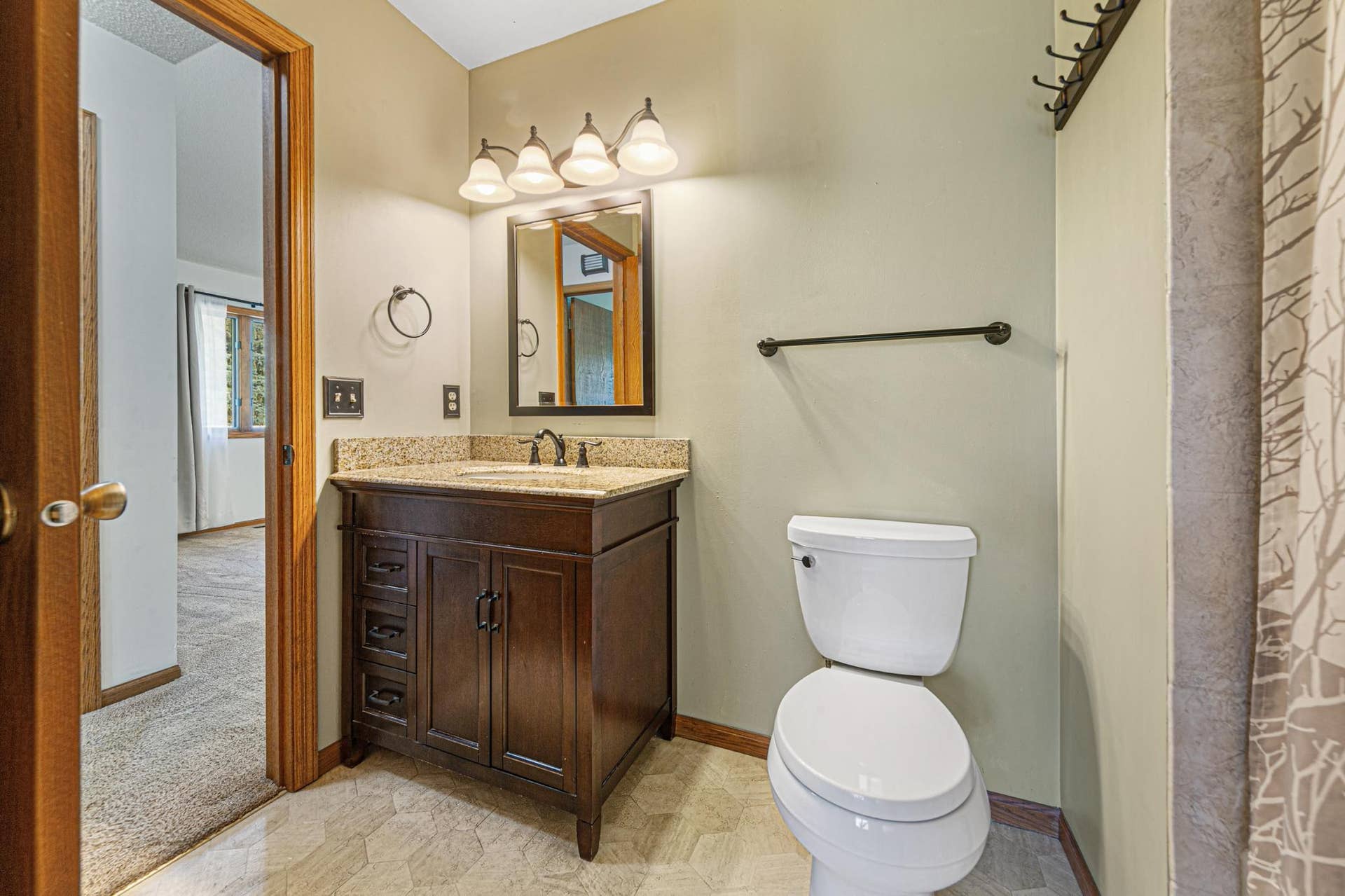 1728 Greenhaven Lane NE, Owatonna, MN 55060 9h9a9068.jpg