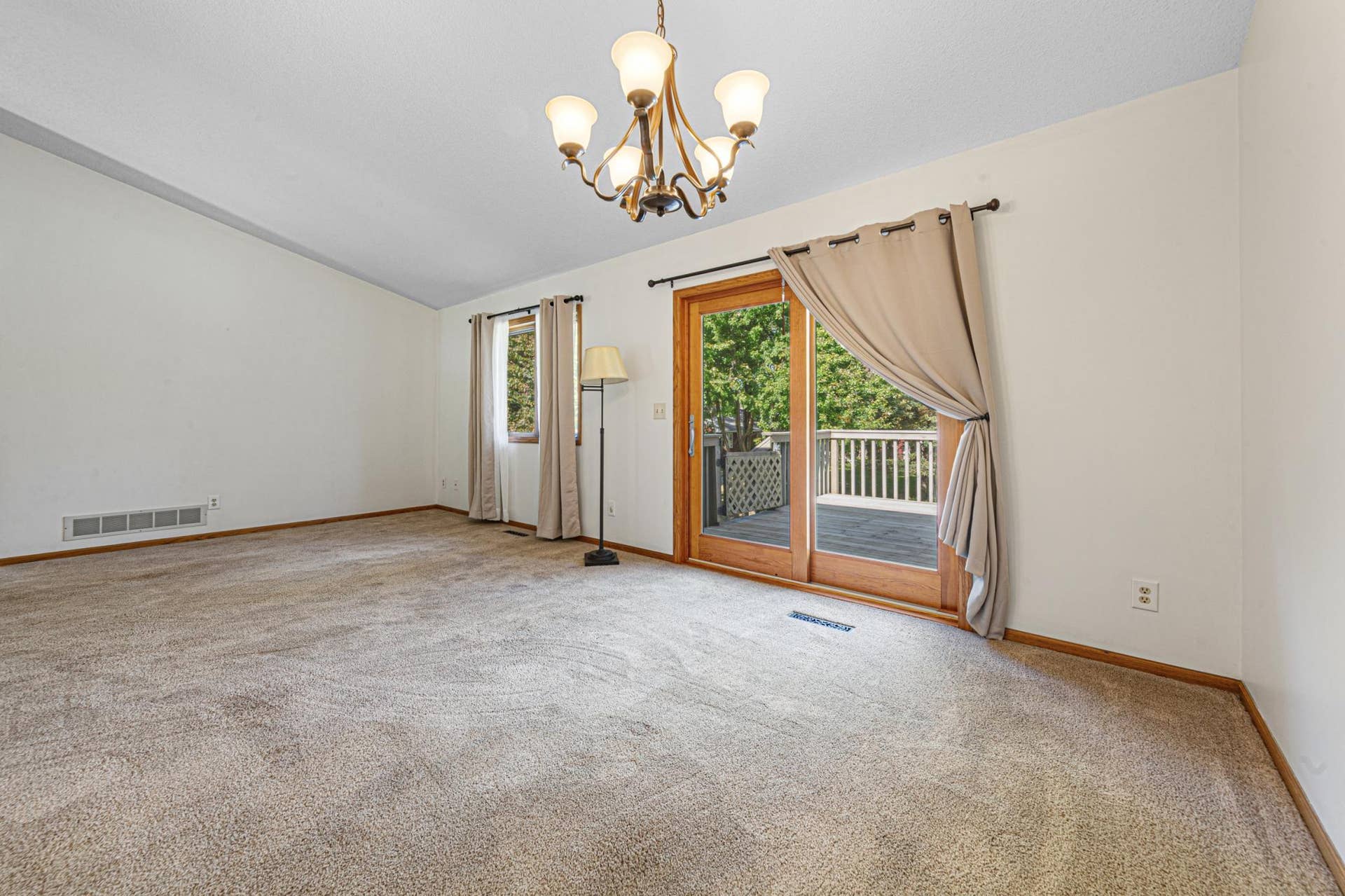 1728 Greenhaven Lane NE, Owatonna, MN 55060 9h9a8983.jpg