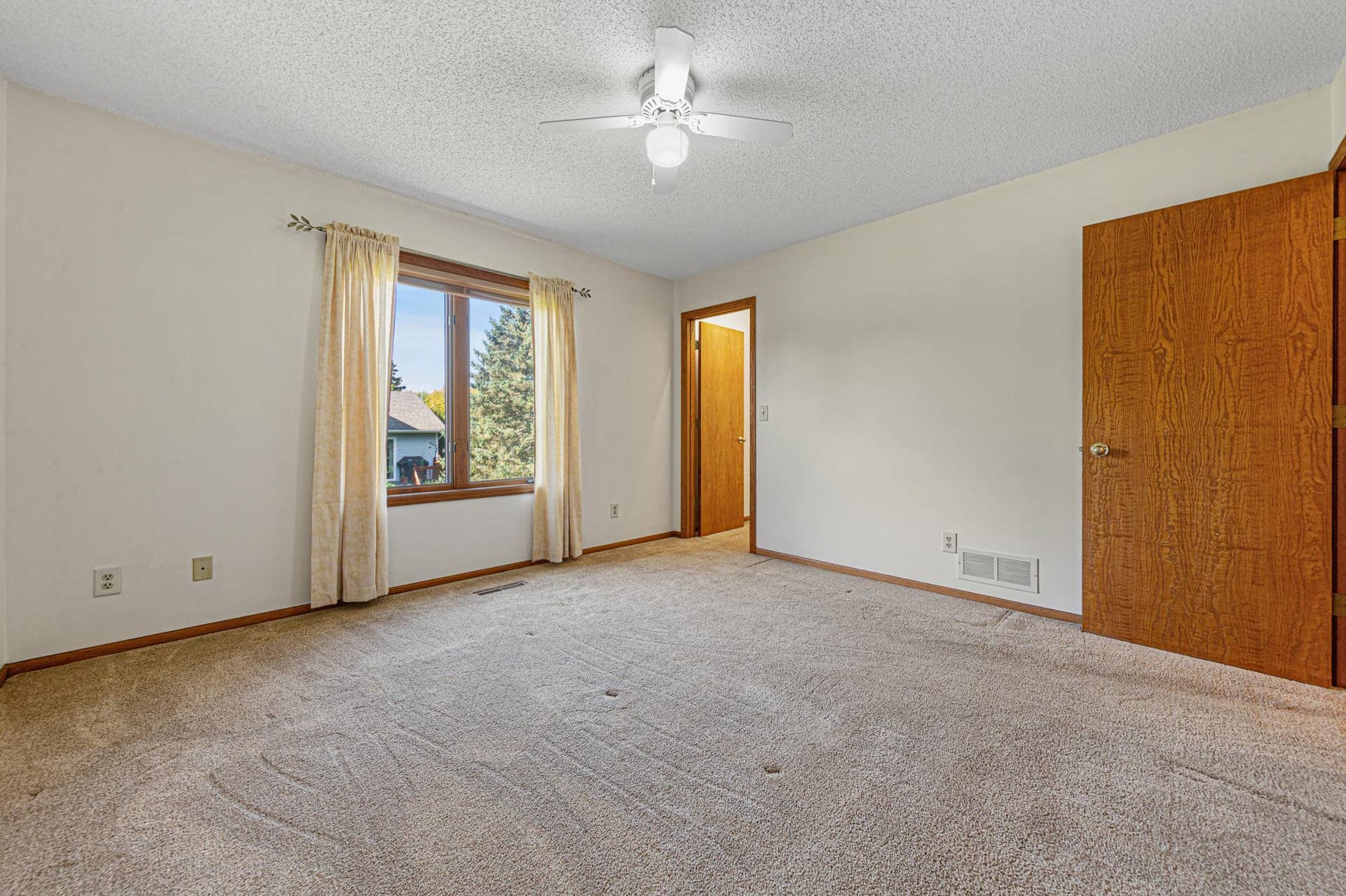 1728 Greenhaven Lane NE, Owatonna, MN 55060 9h9a9073.jpg