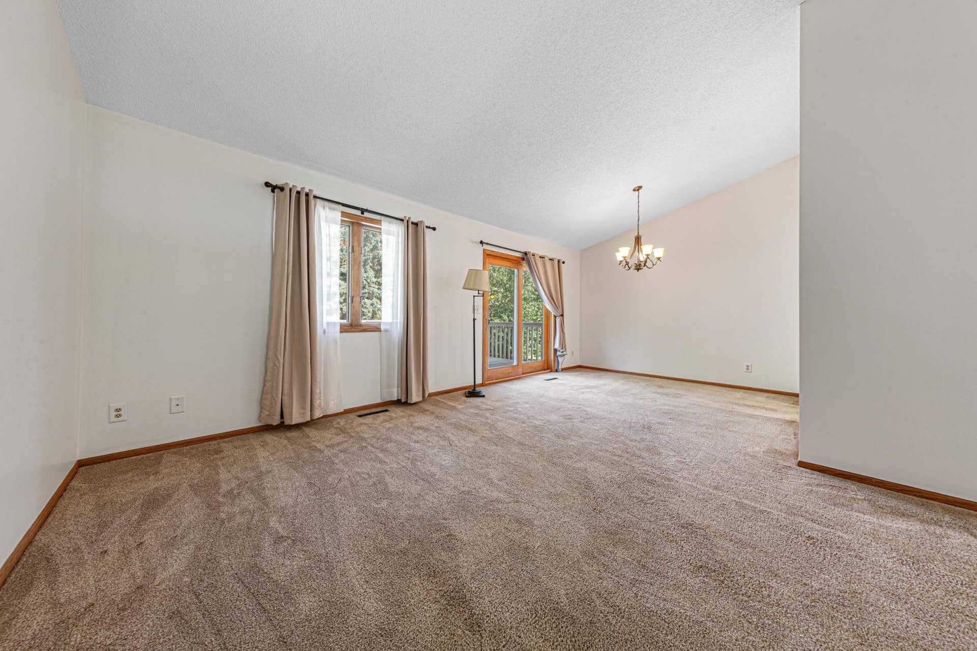 1728 Greenhaven Lane NE, Owatonna, MN 55060 9h9a8958.jpg