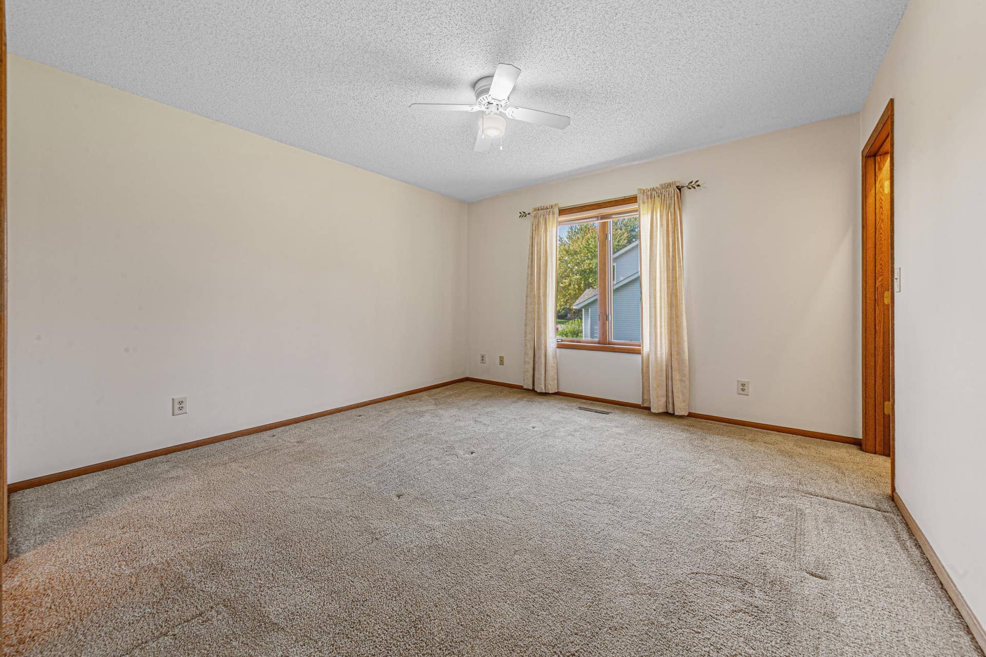 1728 Greenhaven Lane NE, Owatonna, MN 55060 9h9a9078.jpg