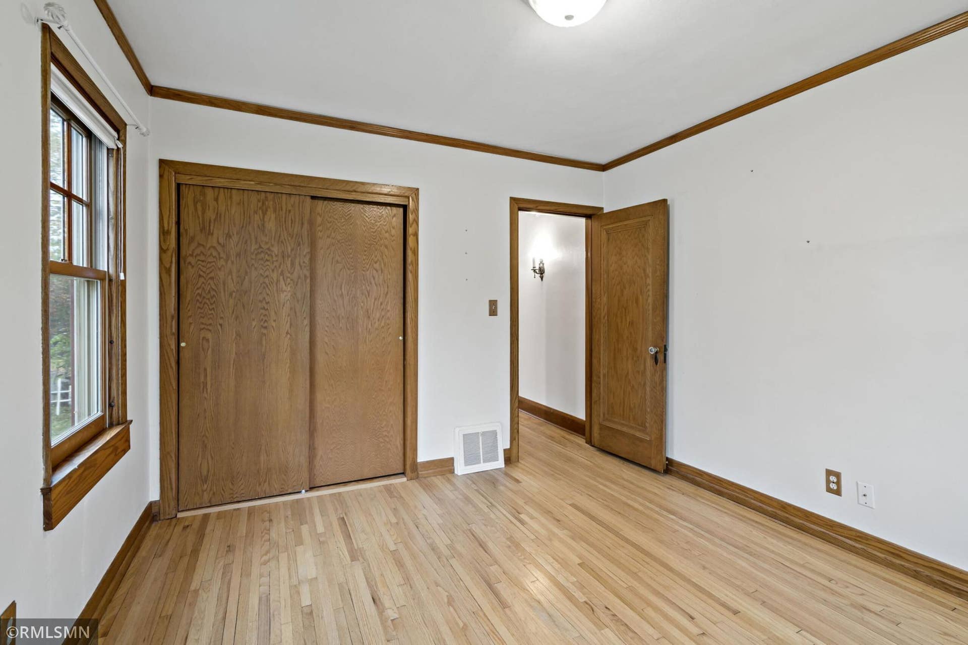 844 Winslow Avenue, 104, Saint Paul, MN 55107 28-web-or-mls-844_Winslow_Ave_St_Paul_MN_0038.jpg